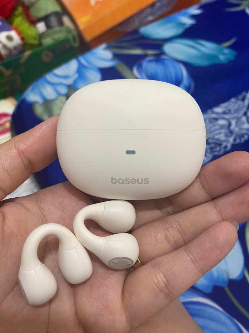 Tai nghe Bluetooth Baseus AirGo AS01 True Wireless (TWS) - Thiết kế Open-Ear, Công nghệ ENC, Âm thanh sống động, Pin 25 giờ