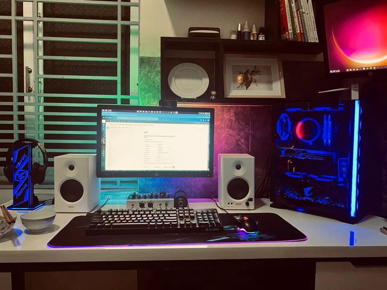 Loa Kiểm Âm Edifier MR4 42W - Âm Thanh Chi Tiết, Chất Liệu Gỗ MDF - Lý Tưởng Cho Studio và Nghe Nhạc Tại Nhà
