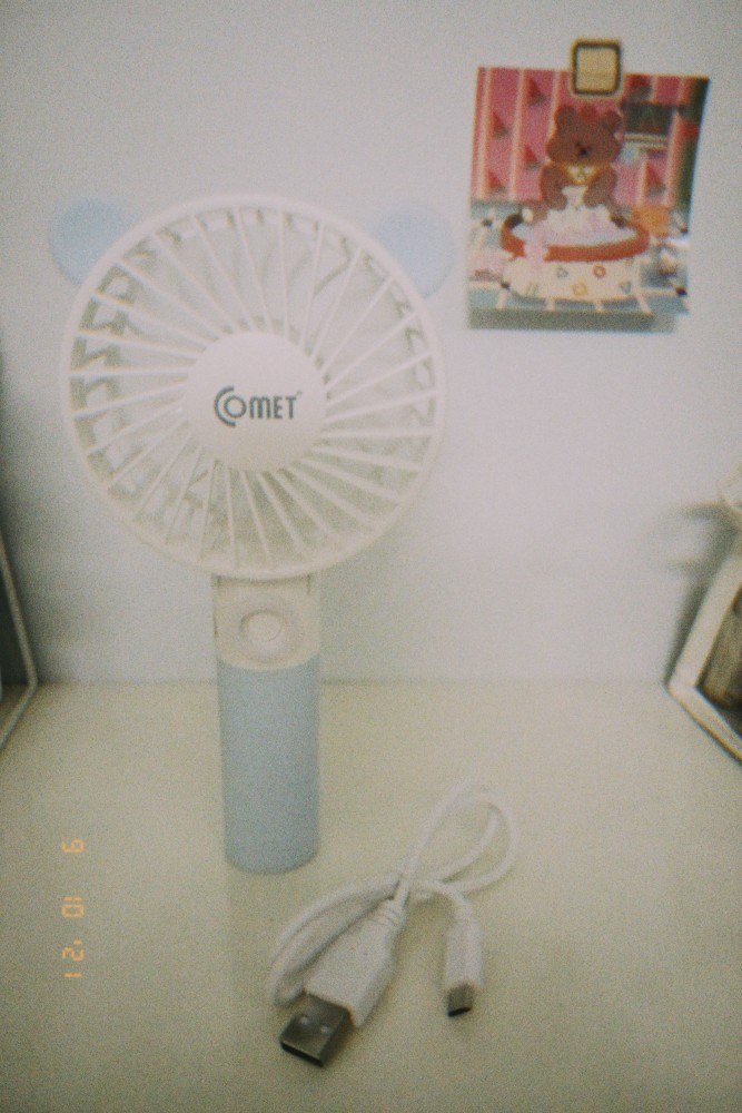 Quạt Sạc Tích Điện Gấp Gọn Comet CRF0803 - Mini Quạt 3 Cấp Độ Gió, Thiết Kế Tiện Dụng, Pin Lithium 1200mAh, Sử Dụng Liên Tục 3 Giờ