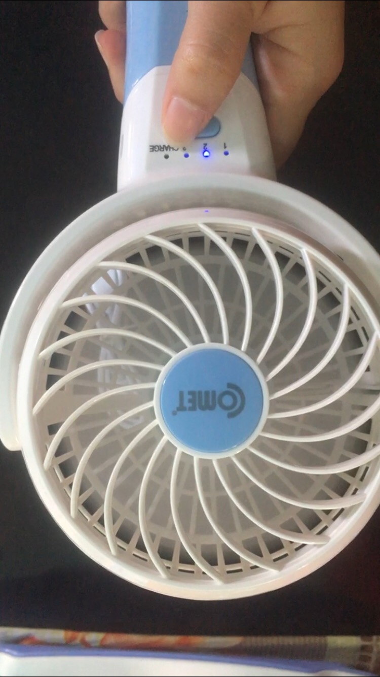 Quạt Sạc Tích Điện Mini Comet CRF0904 3W - Quạt Cầm Tay 3 Chế Độ Gió, Phù Hợp Mọi Không Gian, Lựa Chọn Hoàn Hảo Mùa Hè