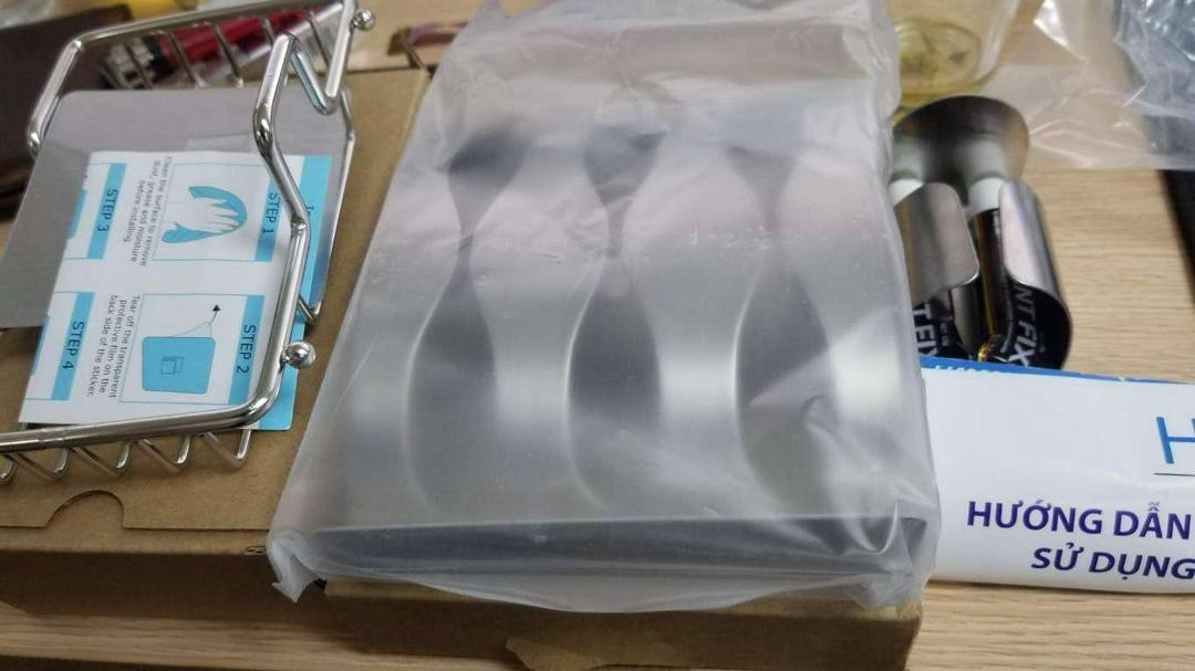 Kệ Inox Dán Tường Đựng Bàn Chải Đánh Răng Hobby - Giải Pháp Tiện Lợi Cho Không Gian Nhà Tắm Ngăn Nắp, Chịu Nhiệt Chống Gỉ 304