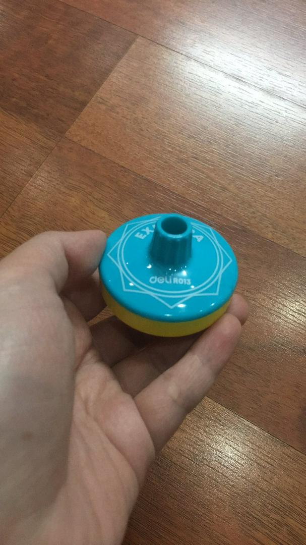 Gọt Chì Mini Hình Con Quay Deli ER01301 - Thiết Kế Gọn Nhẹ, Cắt Mịn, Nhiều Màu Sắc Bắt Mắt Cho Văn Phòng Học Tập