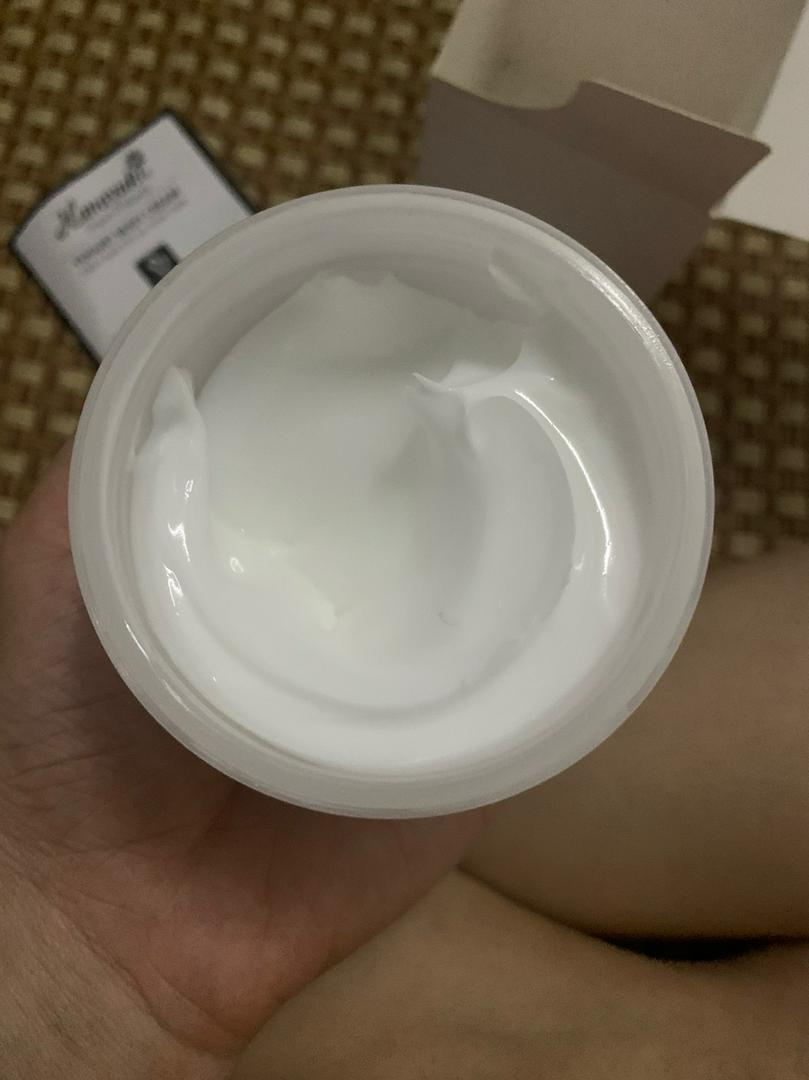 Kem Dưỡng Thể Trắng Da Toàn Thân Yogurt Body Cream 110g - Cấp Ẩm, Nuôi Dưỡng Da Mịn Màng, Không Gây Nhờn Rít, Hanayuki