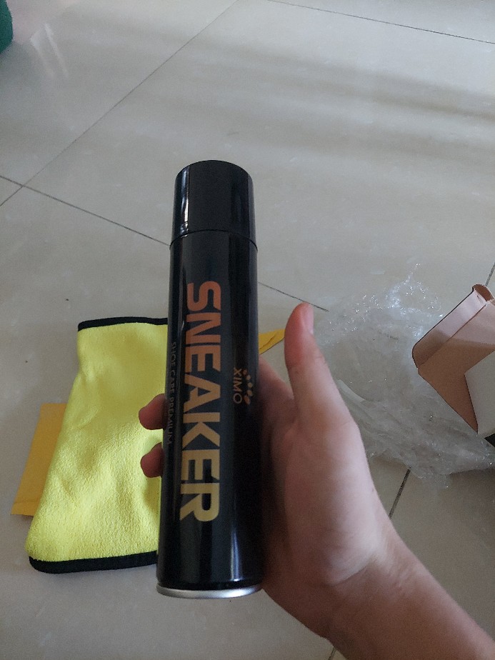 Xịt Tạo Bọt Vệ Sinh Giày Sneaker Premium 300ml - Sạch Bóng Như Mới, Công Thức An Toàn, Dễ Dàng Sử Dụng