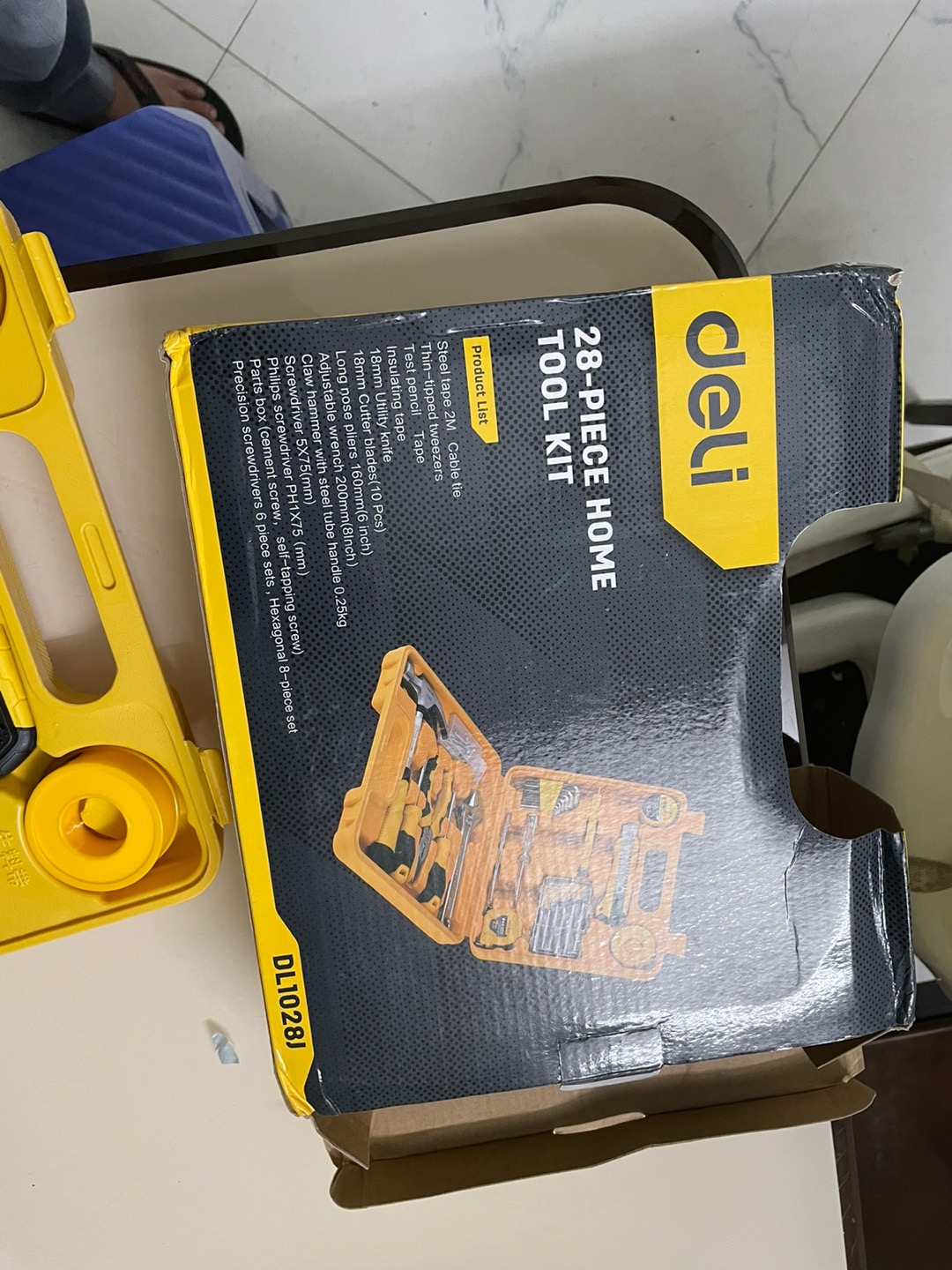 Bộ Dụng Cụ Sửa Đồ Gia Dụng 28 Chi Tiết Deli EDL1028J - Bộ Công Cụ Đa Năng Thoải Mái Cho Mọi Gia Đình, Tiện Lợi Và Dễ Dàng Mang Đi