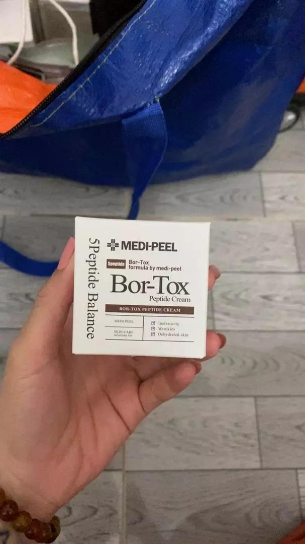 Kem Dưỡng Căng Bóng Da Medi-Peel Bor-Tox Peptide Cream 50gr - Dưỡng ẩm, trẻ hóa, giảm nếp nhăn, làm mềm mịn da, sản phẩm Hàn Quốc.