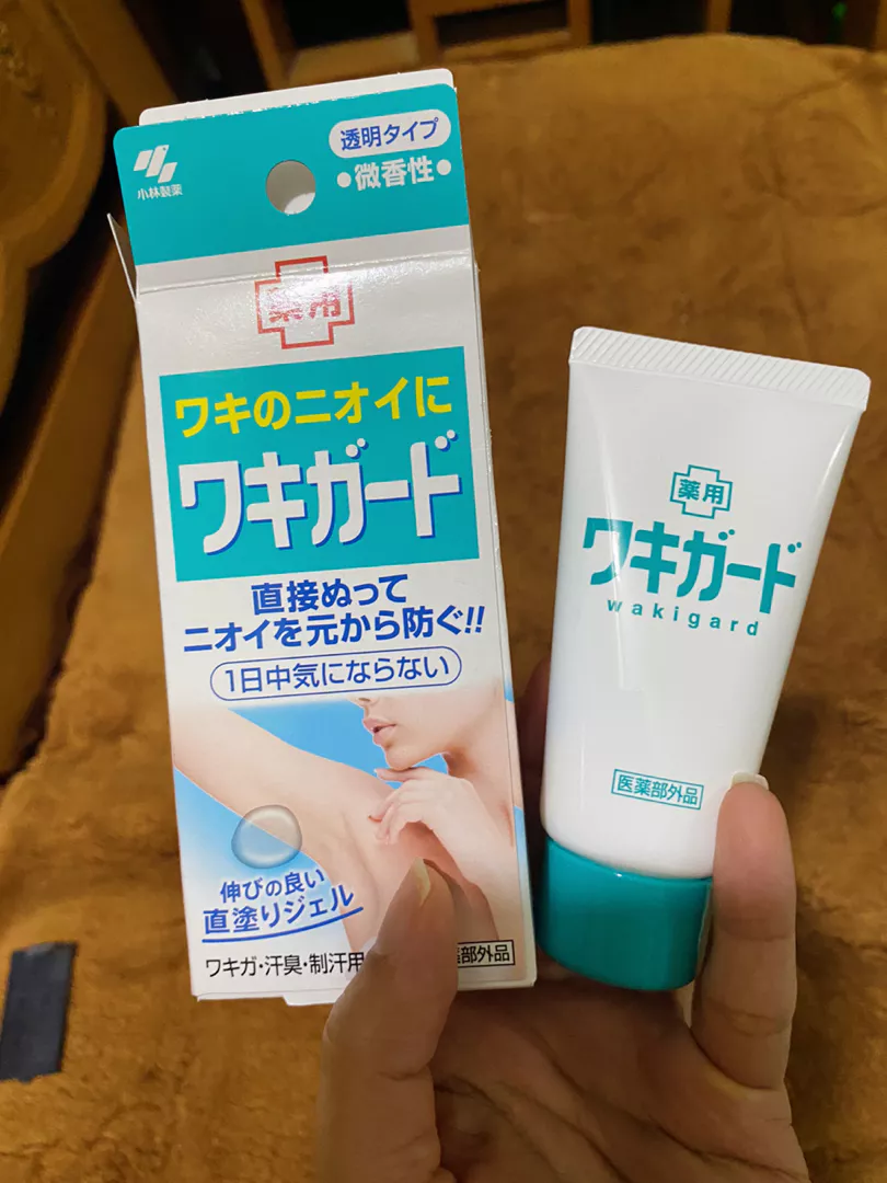 Lăn Khử Mùi Kobayashi Nhật Bản Dạng Gel - Ngăn Mùi Hiệu Quả, Se Khít Lỗ Chân Lông, Duy Trì Hương Thơm Lâu Dài