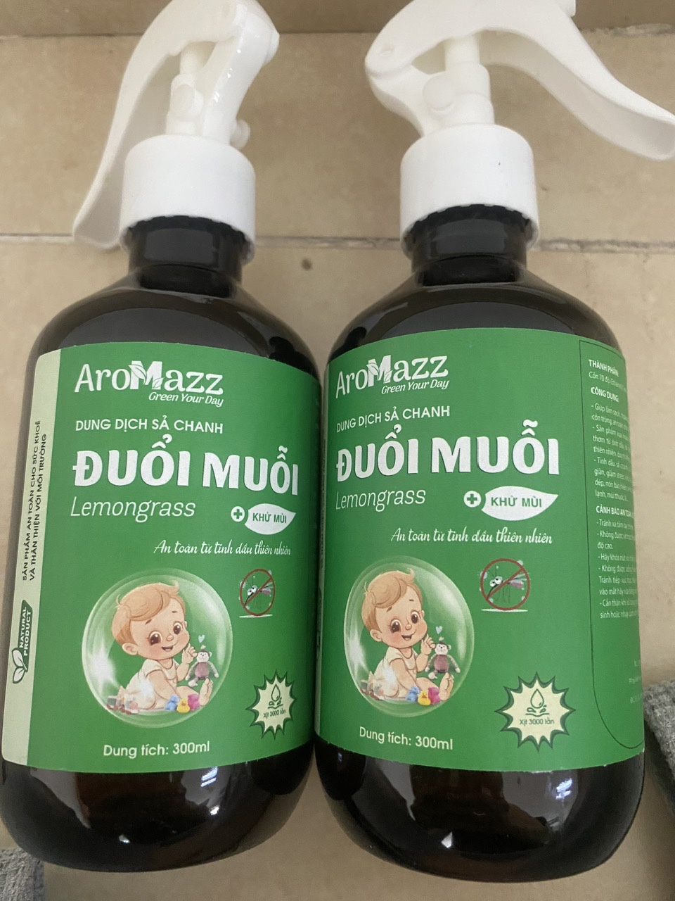 Xịt Đuổi Muỗi Tinh Dầu Thiên Nhiên AroMazz 300ml - Khử Mùi, Diệt Khuẩn, An Toàn Cho Gia Đình