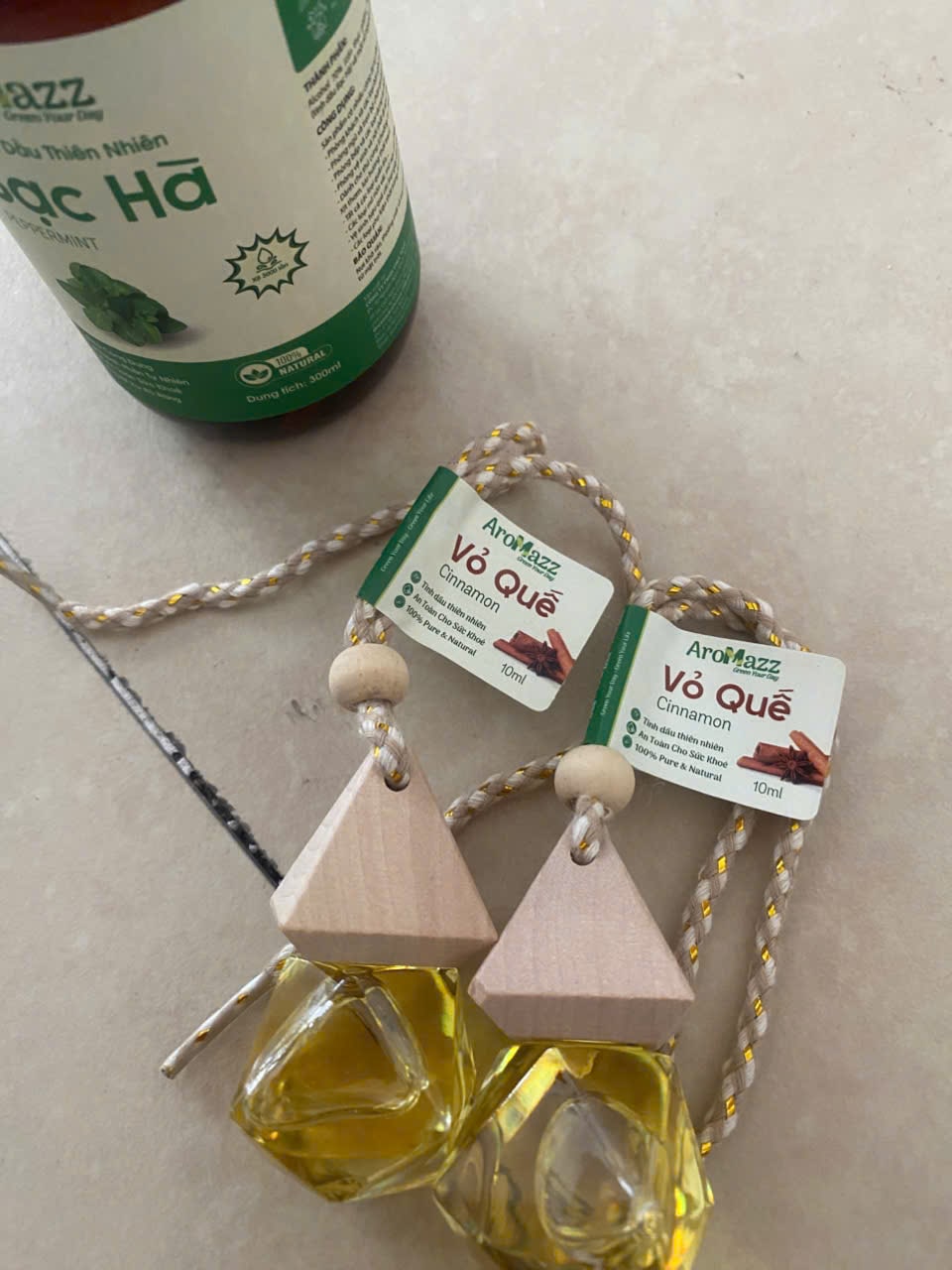 Chai Treo Tinh Dầu Thiên Nhiên AroMazz 10ml - Khử Mùi Xe Hơi, Tủ Quần Áo, Hương Thơm Tự Nhiên, Nâng Cao Không Gian Sống