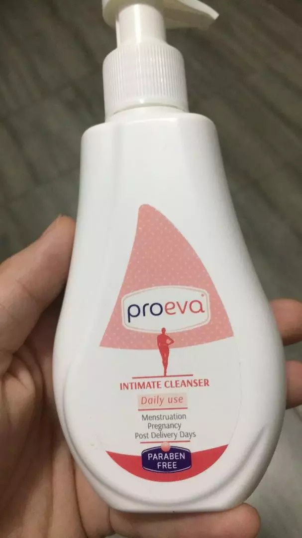 Dung dịch vệ sinh phụ nữ Proeva Intimate Cleanser 125ml - Sạch sẽ, cân bằng pH và ngăn viêm nhiễm, chiết xuất tự nhiên