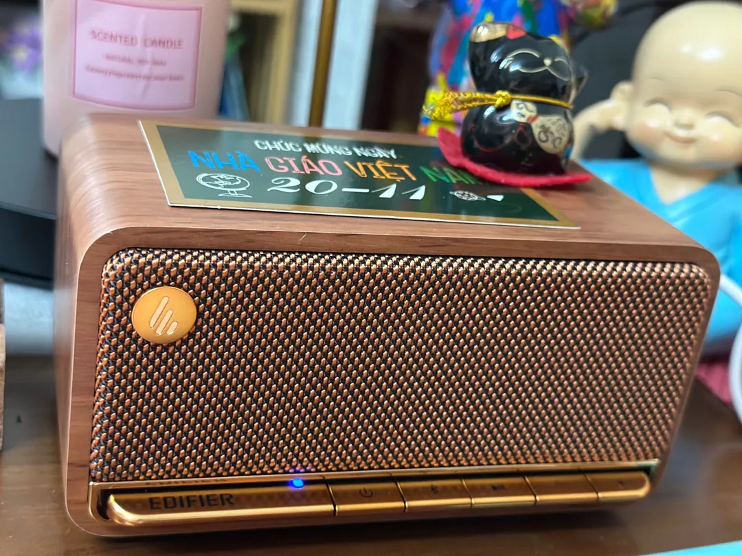 Loa Bluetooth Edifier MP230 - Loa Di Động 20W Thiết Kế Nhỏ Gọn, Kết Nối Bluetooth 5.0 và AUX, Âm Thanh Sống Động, Thời Gian Phát Nhạc 10 Giờ