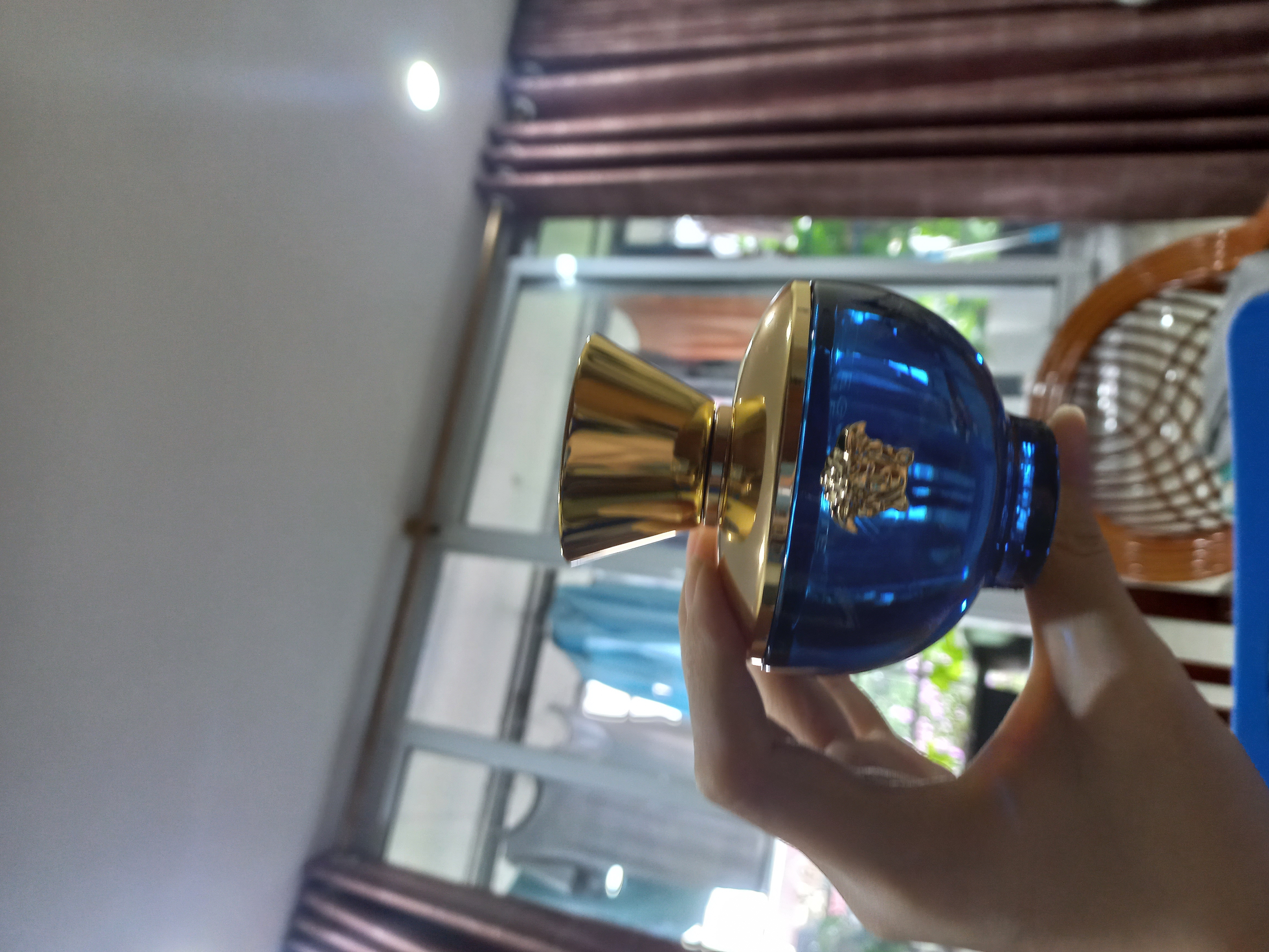 Nước hoa nữ Versace Pour Femme Dylan Blue EDP - Hương quyến rũ của mùa hè Địa Trung Hải, mạnh mẽ và nữ tính, lưu hương lâu dài