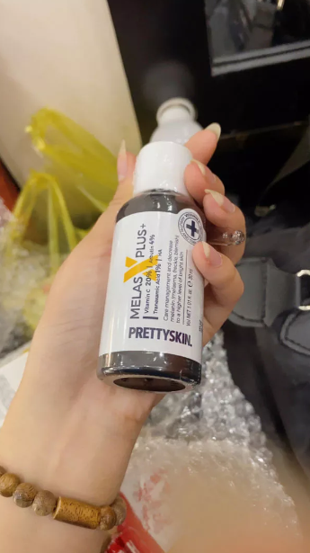 Tinh Chất Dưỡng Trắng Mờ Thâm Nám Pretty Skin Melas X Plus+ - Chuyên Sâu Với 20% Vitamin C, Arbutin & HA, Dưỡng Da Sáng Mịn, Giúp Da Khỏe Mạnh