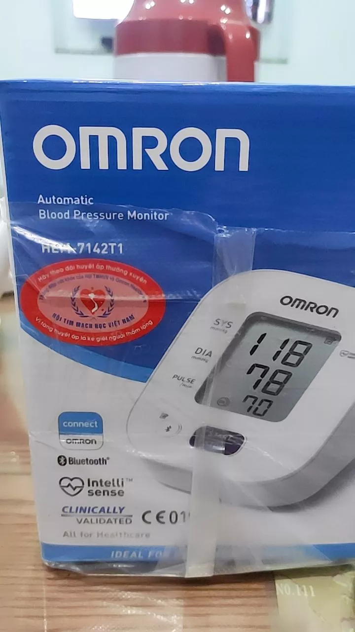 Máy đo huyết áp tự động Omron HEM-7142T1 - Thiết kế nhỏ gọn, kết nối Bluetooth, đo chính xác, tiện lợi cho sức khỏe hàng ngày