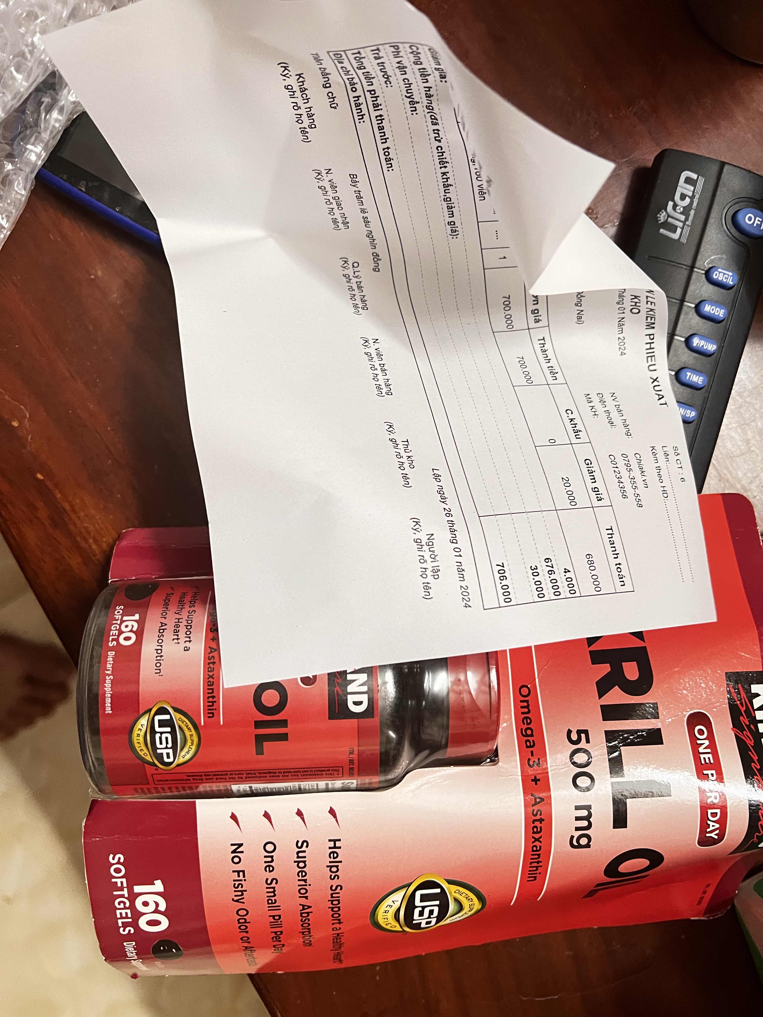 Viên uống dầu tôm Kirkland Signature Krill Oil 500mg - Tốt cho sức khỏe tim mạch, Omega-3 và Astaxanthin tự nhiên
