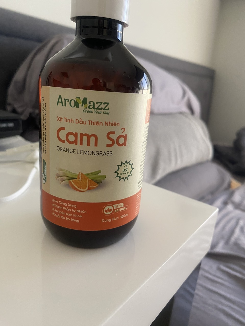 Xịt Tinh Dầu Thiên Nhiên AroMazz 300ml - Khử Mùi, Thơm Phòng, Không Gian Sống Tươi Mát, Nhiều Mùi Hương Sả Chanh, Oải Hương, Vỏ Quế