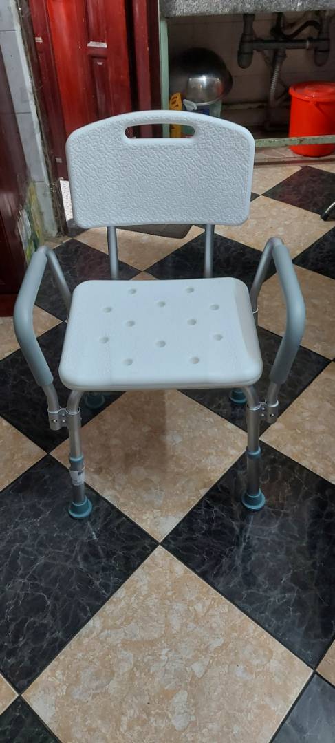 Ghế Tắm Khung Nhôm Lucass SC-98TL Có Tựa Lưng & Tay Vịn - Ghế Ngồi Tắm Cho Người Già, Chất Liệu ABS Cao Cấp, An Toàn Chống Trơn Trượt