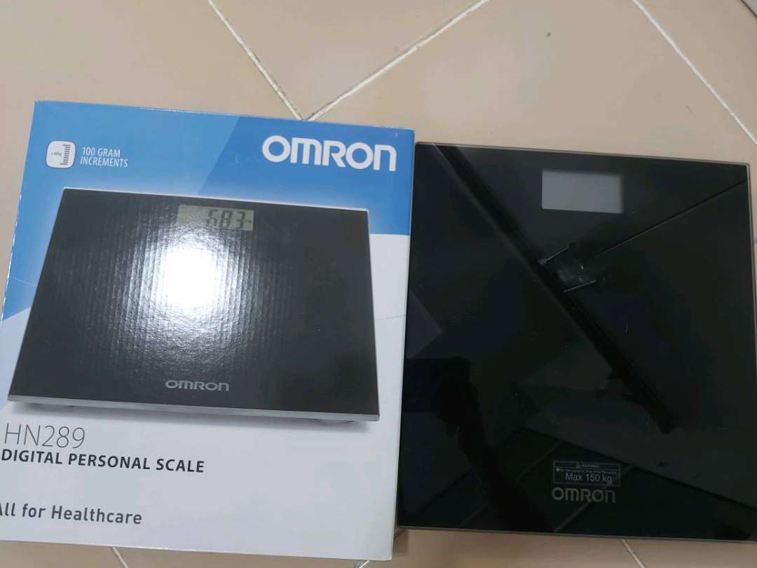 Cân Điện Tử Omron HN 289 - Cân Sức Khỏe Chịu Lực 150kg, Màn Hình LCD Lớn, Thiết Kế Hiện Đại, Dùng Pin CR2032
