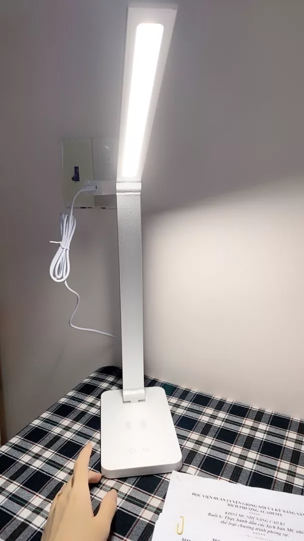 Đèn Bàn Học Led Chống Cận MT-856 - Cảm Ứng 5 Chế Độ Ánh Sáng, Sạc Điện Thoại Không Dây, Thiết Kế Hiện Đại, Bảo Vệ Mắt Tối Ưu