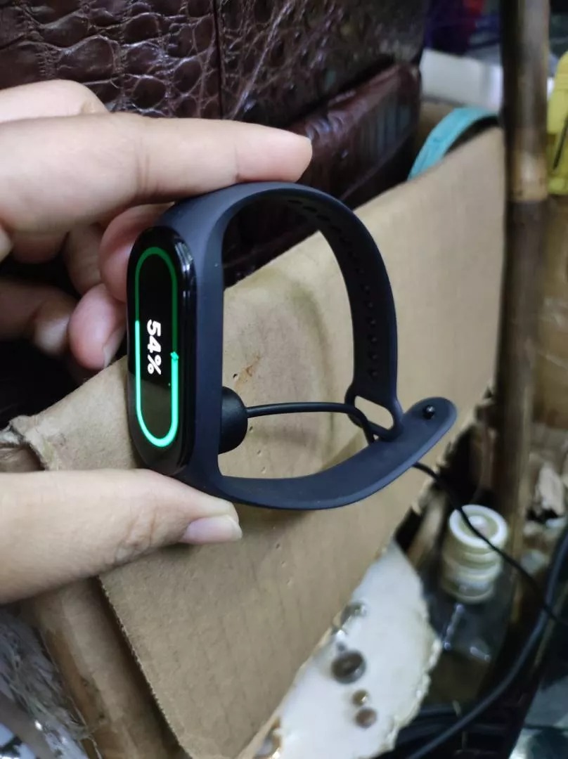 Vòng Đeo Tay Thông Minh Xiaomi Mi Band 8 - Màn Hình AMOLED 1.62 inch, Theo Dõi Sức Khỏe, 150 Môn Thể Thao, Kháng Nước 5ATM