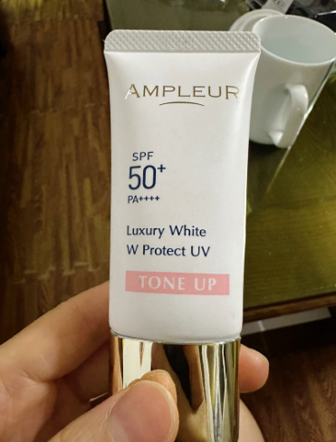 Kem Chống Nắng Nâng Tông Ampleur Luxury White W Protect UV Tone Up SPF50 PA++++ - Bảo Vệ Da, Giúp Làm Sáng Da Tự Nhiên