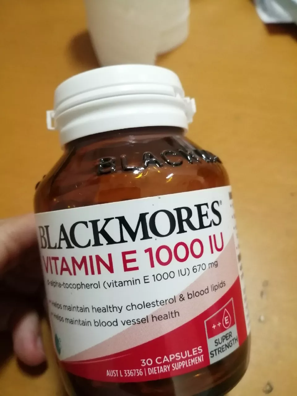 Viên uống Blackmores Natural Vitamin E 1000IU - Hỗ trợ sức khỏe tim mạch và làm đẹp da, hộp 30 viên đến từ Úc