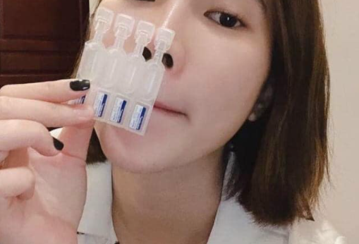 Tinh chất hỗ trợ dưỡng ẩm Sur.Medic Super Hyaluronic 100TM Aqua Ampoule