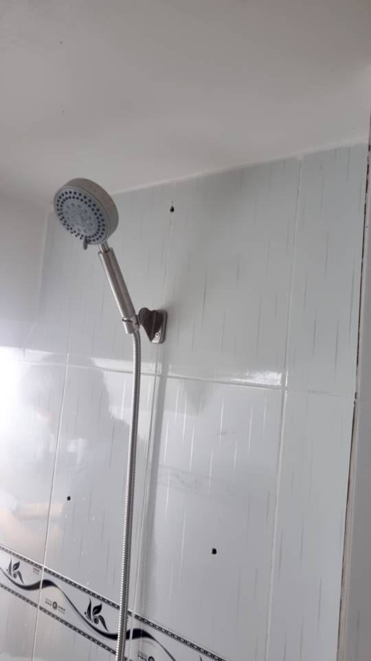 Bộ vòi sen tắm Inox 304 HOBBY Home Decor - 3 chế độ phun nước nóng lạnh, thiết bị gia đình cao cấp cho chung cư, căn hộ đô thị.