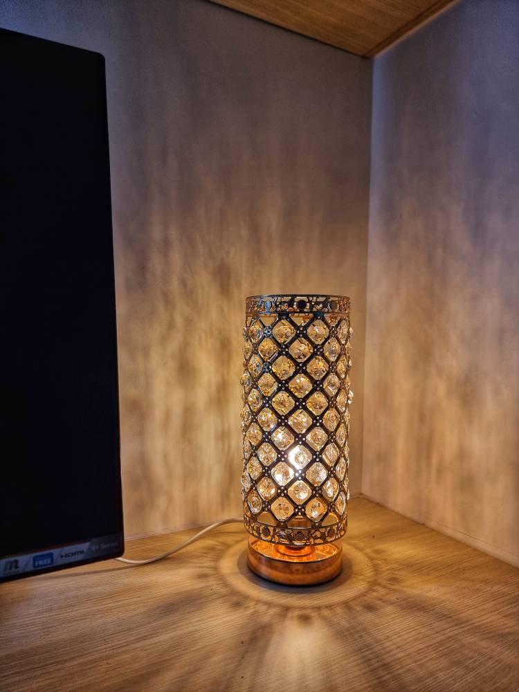 Đèn Ngủ Pha Lê Để Bàn Huta Light For Life PL1 - Sang Trọng, Kim Loại Chống Gỉ, Ánh Sáng Vàng Ấm, Thích Hợp Cho Mọi Không Gian