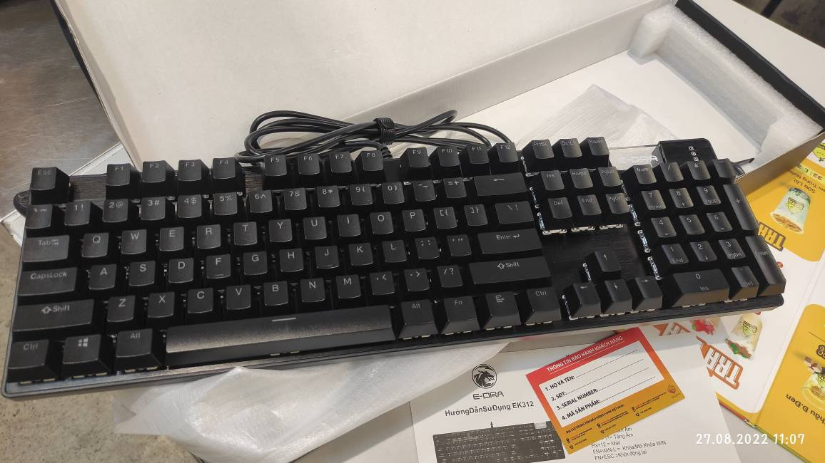 Bàn phím cơ E-DRA EK312 RGB - Bàn phím gaming với đèn LED rực rỡ, thiết kế đẹp, switch cơ chất lượng - Phụ kiện máy tính hoàn hảo cho gamer.