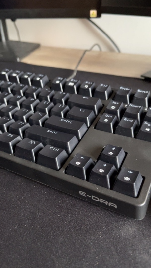 Bàn phím cơ E-DRA EK387 RGB TKL - Switch Outemu, LED RGB Tùy Chỉnh, Thiết Kế Gọn Nhẹ, Phụ Kiện Máy Tính Chất Lượng Cao