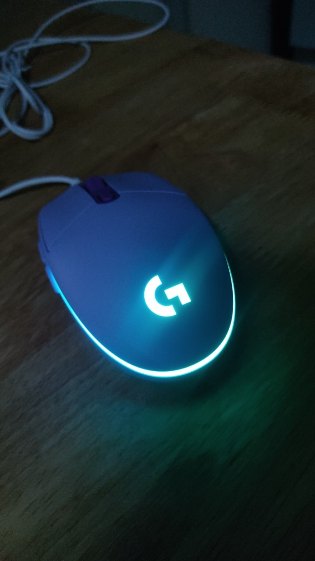 Chuột Gaming Có Dây Logitech G203 Lightsync RGB - Cảm Biến Tùy Chỉnh 200-8000dpi, 16.8 Triệu Màu Sắc, Thiết Kế Tiện Dụng