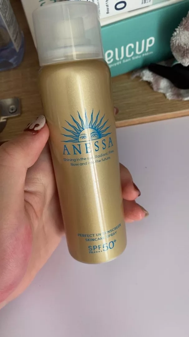 Xịt Chống Nắng Anessa Perfect UV SPF50+ PA++++ 60g - Dưỡng Da Đa Năng, Khả Năng Chống Nước Tối Ưu Cho Mặt và Toàn Thân