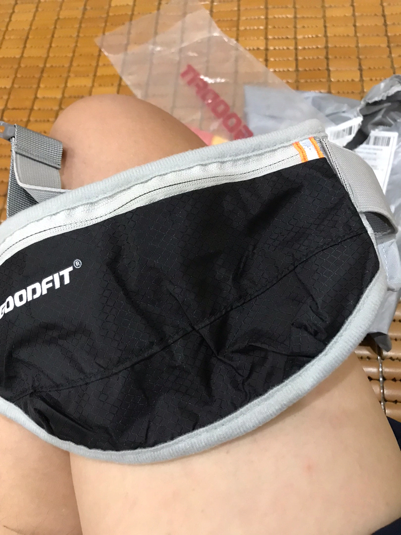 Túi Đeo Hông Chạy Bộ GoodFit GF109RB - Tiện Lợi, Chất Liệu Polyester, Phù Hợp Với Smartphone Đến 6.5inch - Phản Quang Tăng Độ Nhận Diện