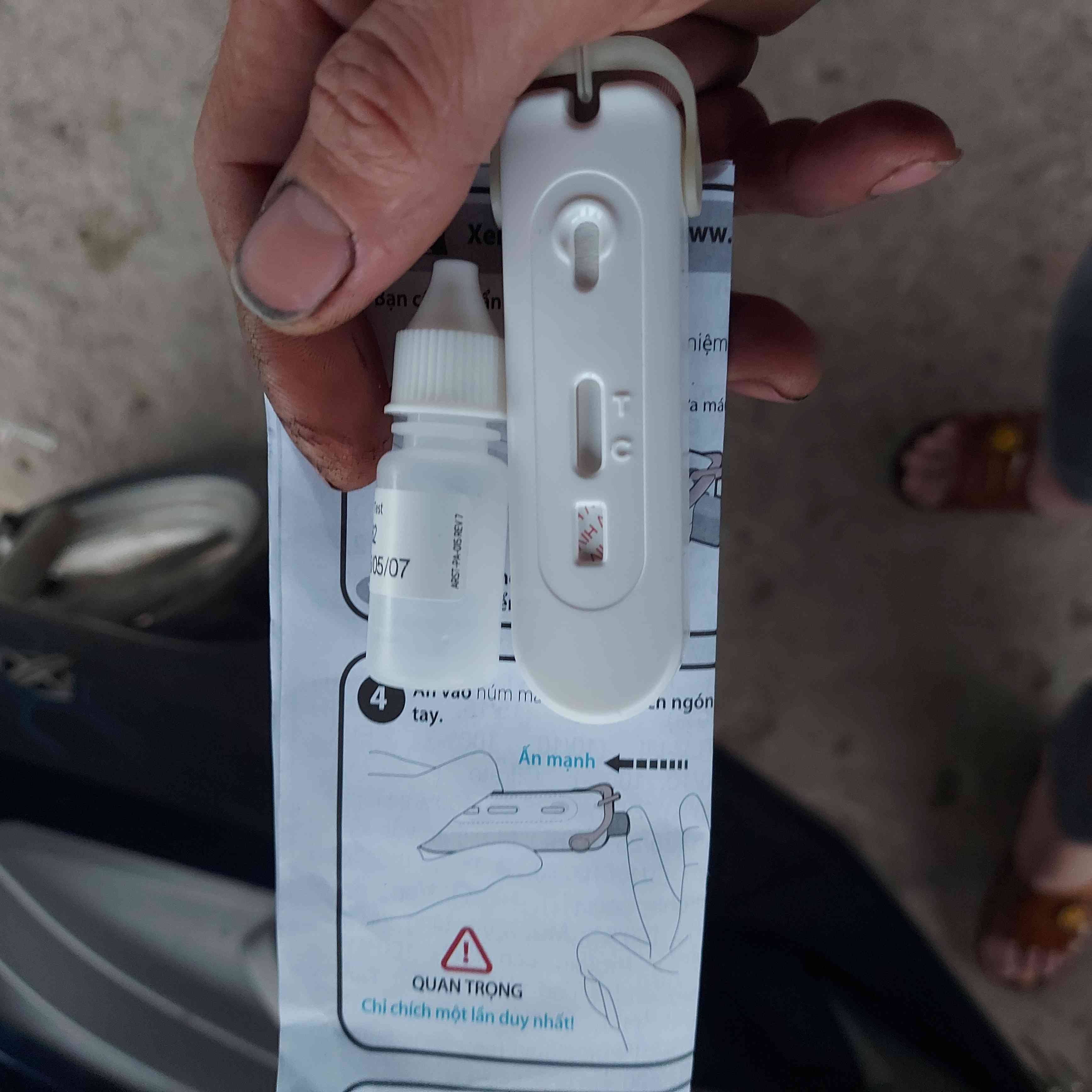 Bộ test xét nghiệm HIV bằng dịch miệng - OraQuick HIV không cần lấy máu