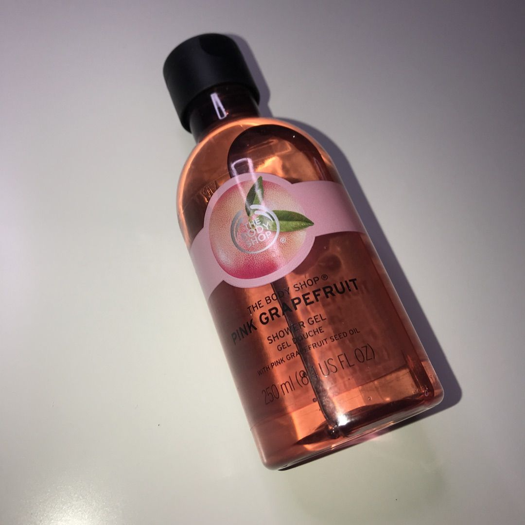 Sữa Tắm The Body Shop Bưởi Hồng - Gel Tắm Dưỡng Da Mềm Mại, Hương Thơm Ngọt Ngào, 250ml
