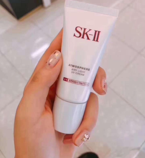 Kem Chống Nắng SK-II Atmosphere Airy Light UV Cream SPF50+ PA++++ - Dưỡng Da, Chống Lão Hóa Và Lọc Tia UV Hiệu Quả