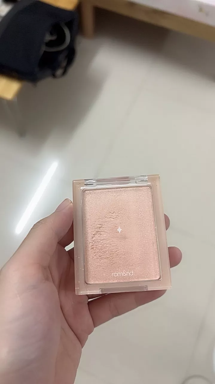 Phấn Bắt Sáng Romand See Through Veillighter 5.5g - Hiệu Ứng Tỏa Sáng Tự Nhiên, Kết Cấu Nhũ Mịn Mượt, Trang Điểm Thanh Lịch