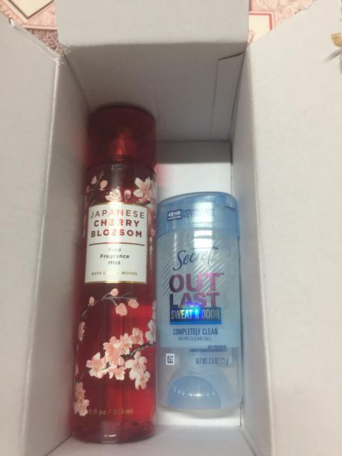Xịt Thơm Bath & Body Works Fine Fragrance Mist Cherry Blossom - Hương Hoa Anh Đào Nhật Bản Giữ Ẩm Da, Tươi Mát Suốt Ngày 236ml