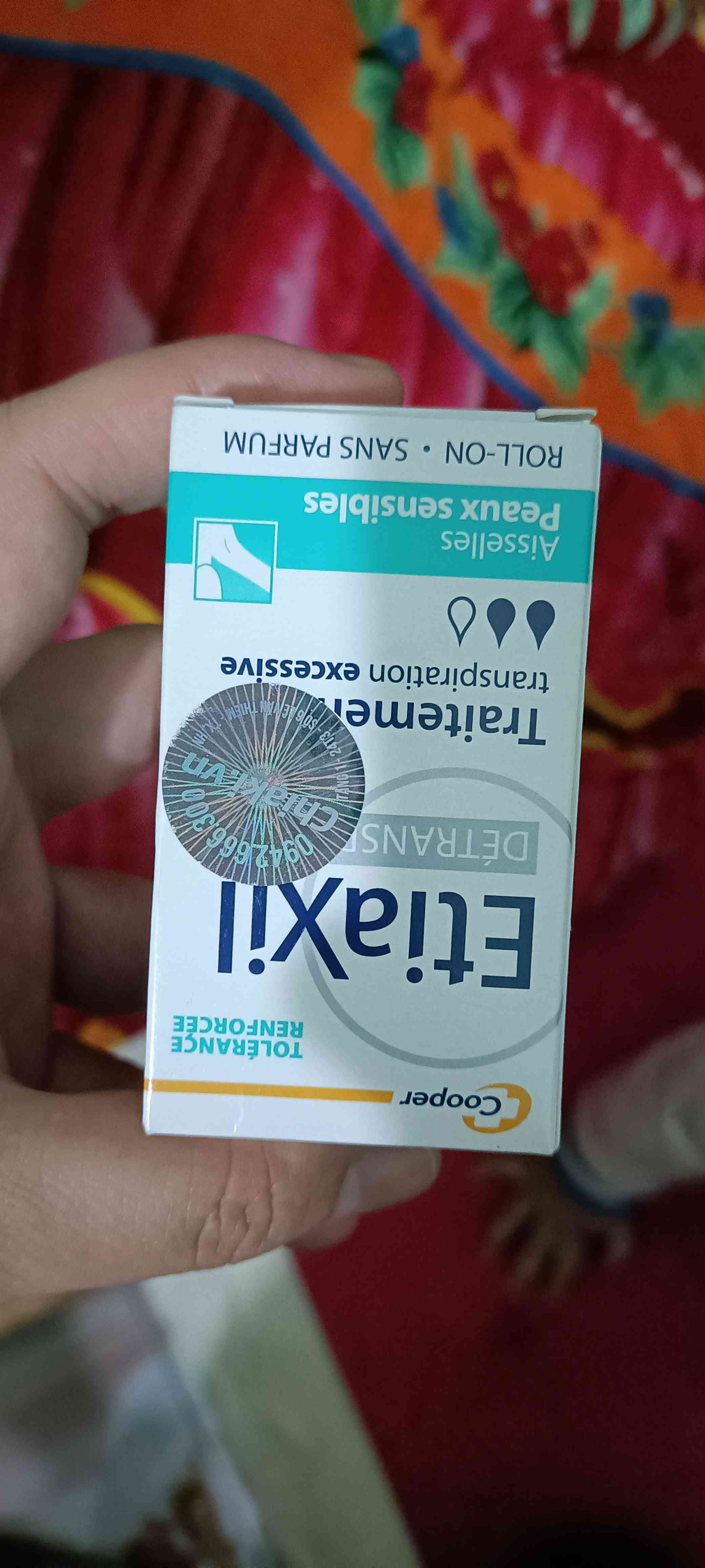 Lăn khử mùi Etiaxil 15ml - Giúp giảm hôi nách hiệu quả, không mùi, không gây ố vàng áo, phù hợp cho da nhạy cảm