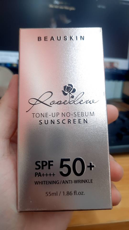 Kem Chống Nắng Beauskin Rosedew Toneup No Sebum SPF 50+/PA++++ - Không Dầu, Thẩm Thấu Nhanh, Hỗ Trợ Giảm Nám, Chống Nước, Dành Cho Mọi Loại Da