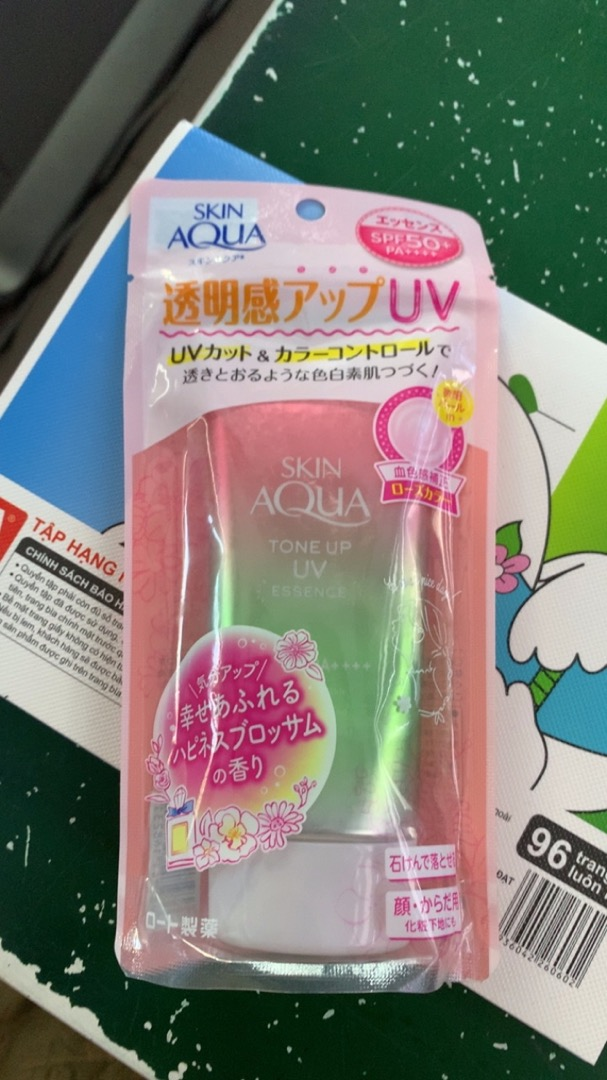 Kem Chống Nắng Sunplay Skin Aqua Tone Up UV Essence Happiness Aura Rose Color SPF50+ PA++++ - Hiệu Chỉnh Sắc Da và Nâng Tone Da Rạng Rỡ