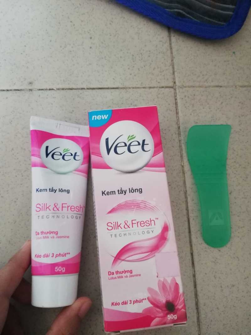 Kem tẩy lông Veet 100ml Chính Hãng - Chăm sóc da an toàn với chiết xuất D-Panthenol, dưỡng ẩm và giúp da mềm mịn