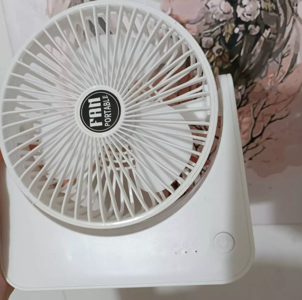 Quạt Tích Điện Để Bàn CTFAST V02 - 3 Tốc Độ Gió, Điều Chỉnh 270 Độ, Thiết Kế Nhỏ Gọn, Di Động, Lưu Thông Không Khí êm ái