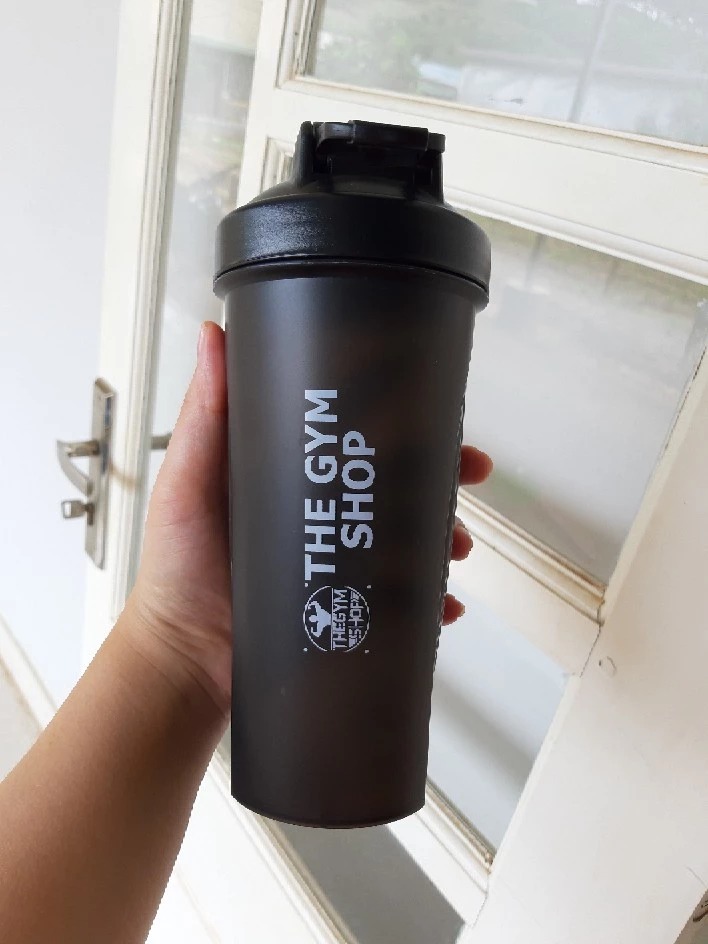 Bình Nước Thể Thao The Gym Shop 600ml - Nhựa Cao Cấp, Siêu Bền, Tặng Bóng Lò Xo, Không BPA, Lành Tính Cho Sức Khỏe