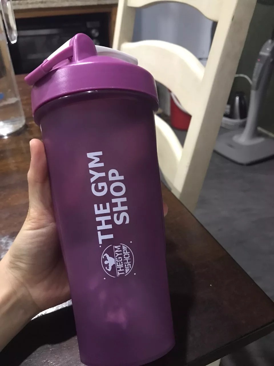 Bình Nước Thể Thao The Gym Shop 600ml - Nhựa Cao Cấp, Siêu Bền, Tặng Bóng Lò Xo, Không BPA, Lành Tính Cho Sức Khỏe
