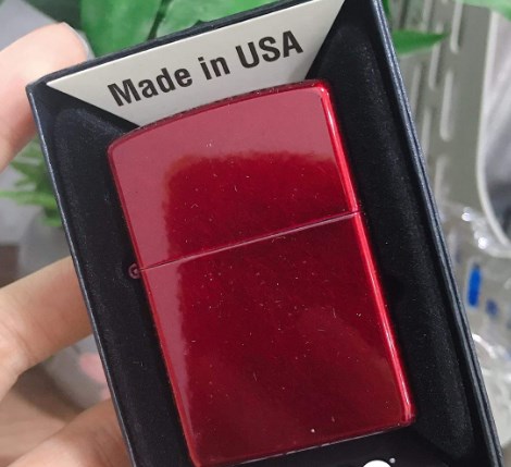 Zippo Candy Apple Red 21063 Chính Hãng USA - Bật Lửa Zippo Classic Màu Đỏ Kẹo Táo Đẳng Cấp, Thiết Kế Nhỏ Gọn Tiện Dụng