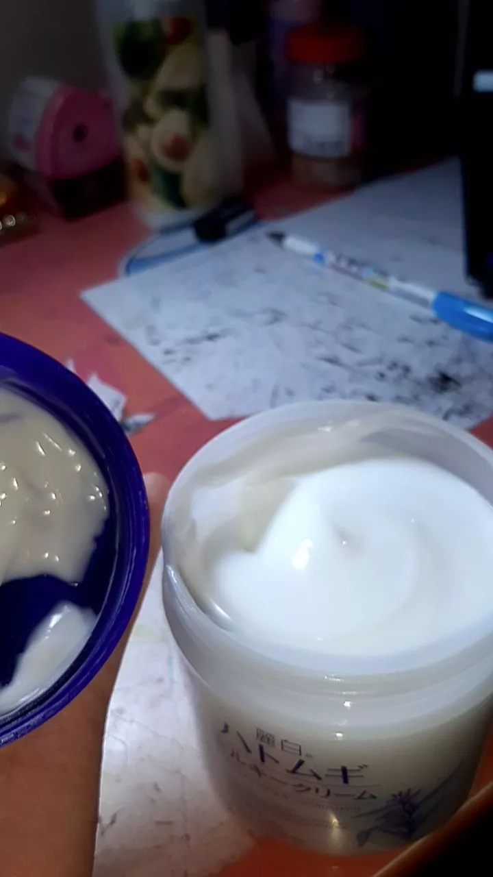 Kem dưỡng ẩm Hatomugi Moisturizing Conditioning The Milky Cream 300g - Dưỡng ẩm, làm mềm da và ngăn ngừa lão hóa cho mọi loại da