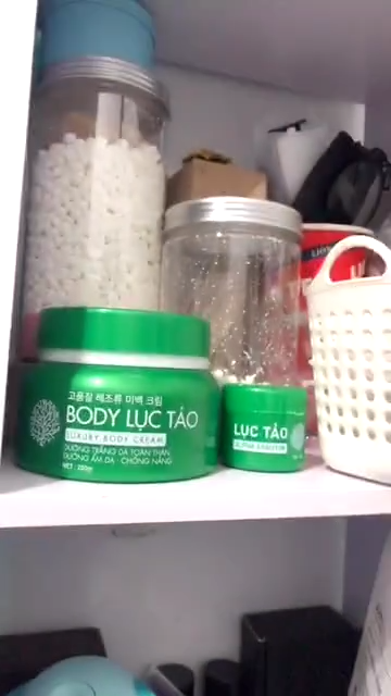Kem body lục tảo Soo Young 250ml - Sữa dưỡng thể trắng da chiết xuất Spirulina, cấp ẩm và làm sáng da tự nhiên