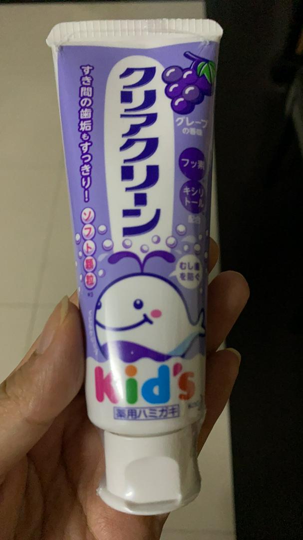 Kem Đánh Răng Trẻ Em Kao Kids Nhật Bản - Vị Trái Cây Ngọt Ngào, Ngừa Sâu Răng, Giúp Răng Chắc Khỏe, Thiết Kế Vui Nhộn 70g